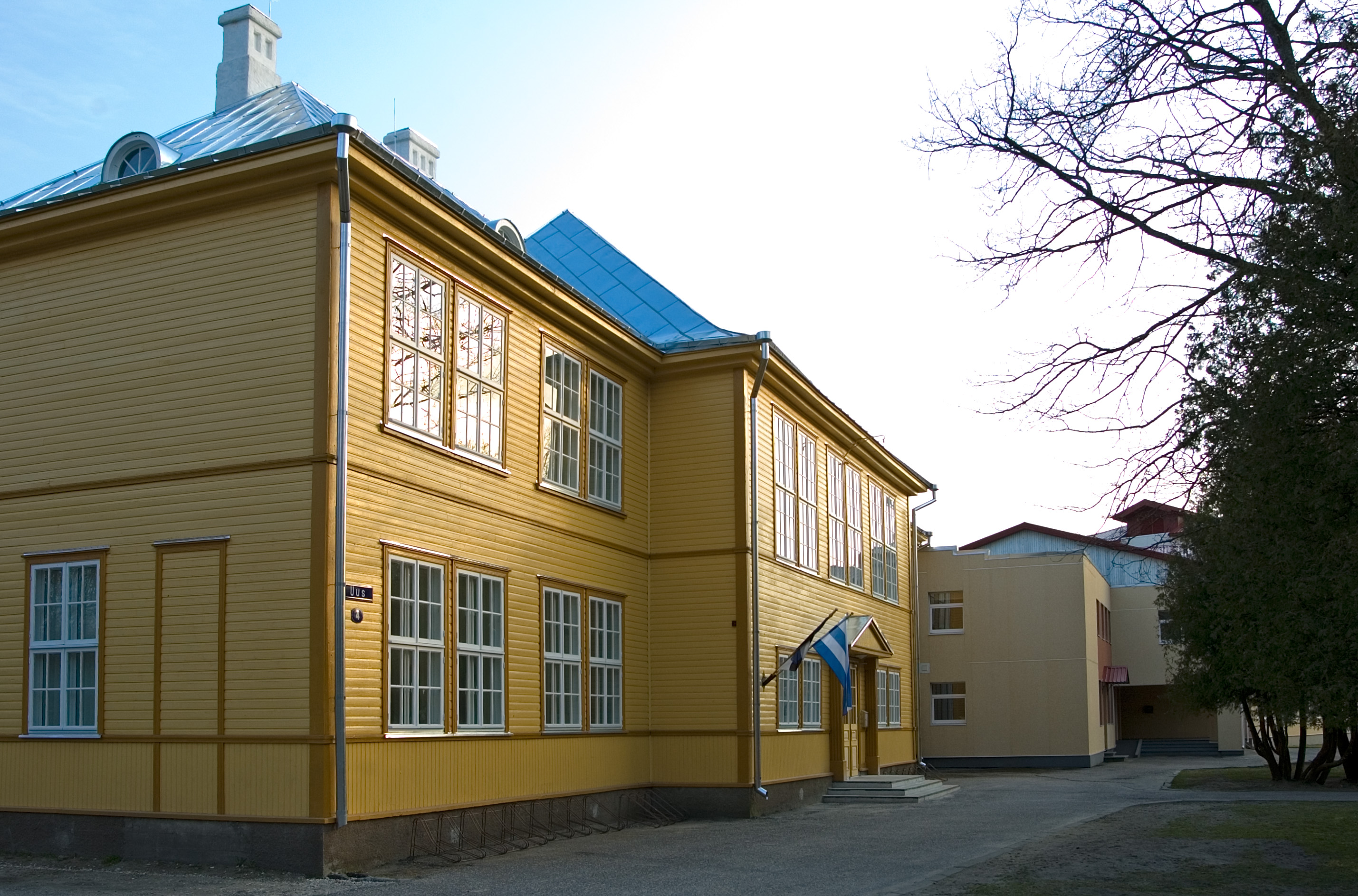 Hiiumaa, Kärdla gymnasium