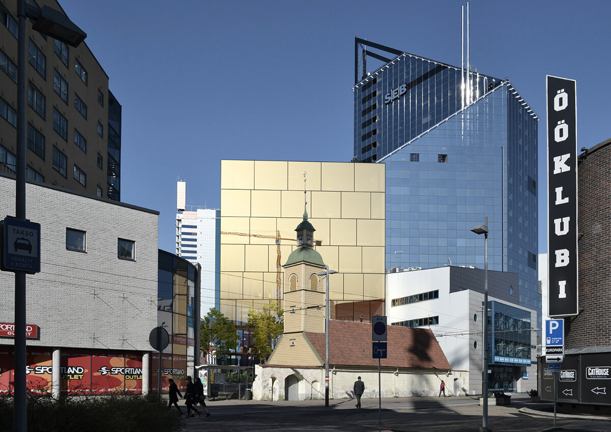 Commercial building in Tornimäe